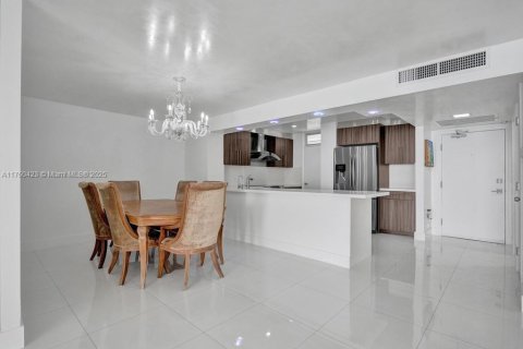 Купить кондоминиум в Майами-Бич, Флорида 2 спальни, 128.21м2, № 1960687 - фото 14