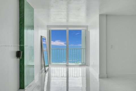 Купить кондоминиум в Майами-Бич, Флорида 2 спальни, 128.21м2, № 1960687 - фото 26