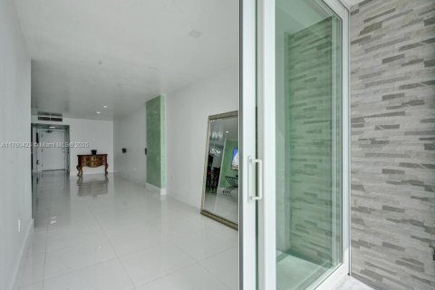 Купить кондоминиум в Майами-Бич, Флорида 2 спальни, 128.21м2, № 1960687 - фото 7