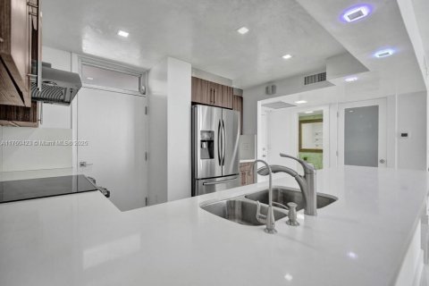 Купить кондоминиум в Майами-Бич, Флорида 2 спальни, 128.21м2, № 1960687 - фото 13