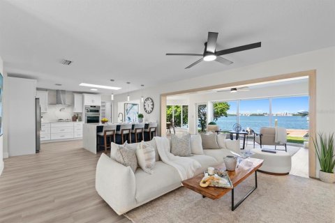 Villa ou maison à vendre à Largo, Floride: 3 chambres, 207.64 m2 № 2310023 - photo 2