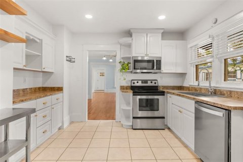 Villa ou maison à vendre à Orlando, Floride: 3 chambres, 133.59 m2 № 2400175 - photo 2