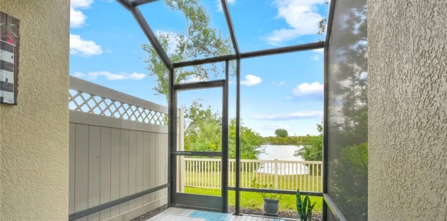 Townhouse in Tampa, Florida 3 bedrooms, 179.58 sq.m. № 2092728
