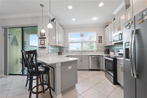 Townhouse in Tampa, Florida 3 bedrooms, 179.58 sq.m. № 2092728 - photo 16