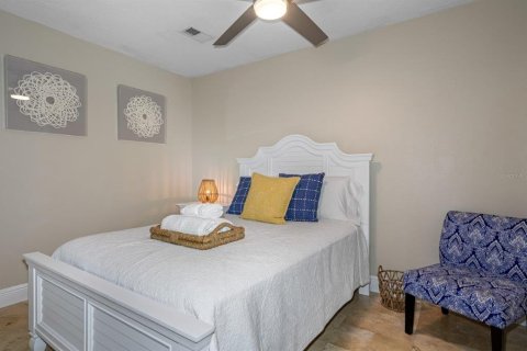 Commercial property in Tampa, Florida 7 bedrooms, 247.58 sq.m. № 2379766 - photo 30