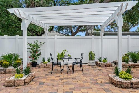 Commercial property in Tampa, Florida 7 bedrooms, 247.58 sq.m. № 2379766 - photo 16