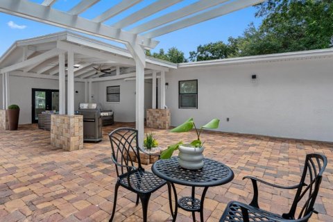 Commercial property in Tampa, Florida 7 bedrooms, 247.58 sq.m. № 2379766 - photo 9