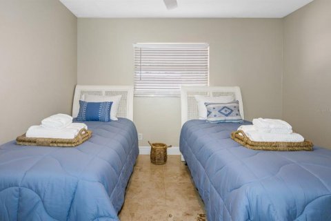 Commercial property in Tampa, Florida 7 bedrooms, 247.58 sq.m. № 2379766 - photo 29
