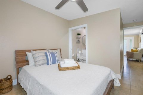 Commercial property in Tampa, Florida 7 bedrooms, 247.58 sq.m. № 2379766 - photo 24