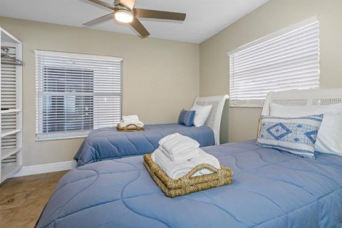 Commercial property in Tampa, Florida 7 bedrooms, 247.58 sq.m. № 2379766 - photo 28