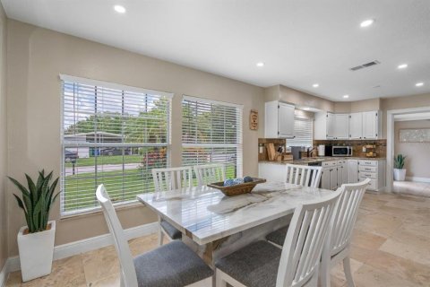Commercial property in Tampa, Florida 7 bedrooms, 247.58 sq.m. № 2379766 - photo 18