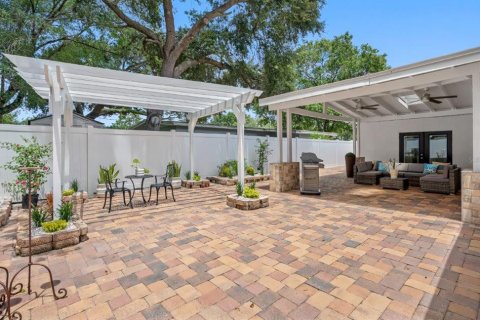 Commercial property in Tampa, Florida 7 bedrooms, 247.58 sq.m. № 2379766 - photo 12