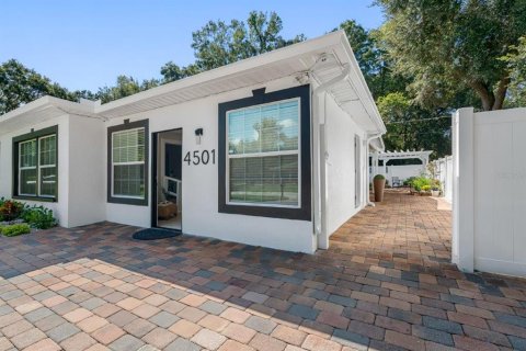 Commercial property in Tampa, Florida 7 bedrooms, 247.58 sq.m. № 2379766 - photo 5