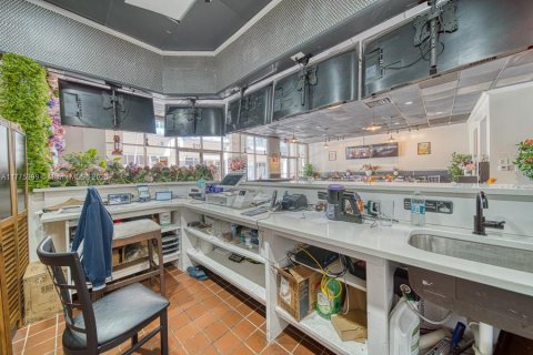 Propiedad comercial en venta en Pompano Beach, Florida № 1714383 - foto 10