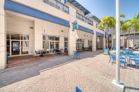 Propiedad comercial en venta en Pompano Beach, Florida № 1714383 - foto 1
