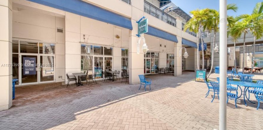 Propiedad comercial en Pompano Beach, Florida № 1714383
