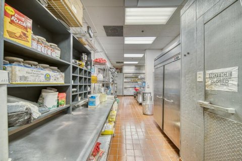 Propiedad comercial en venta en Pompano Beach, Florida № 1714383 - foto 5