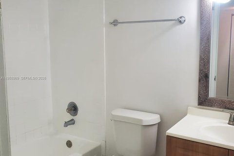 Condominio en alquiler en Miami, Florida, 2 dormitorios, 84.91 m2 № 2020421 - foto 14