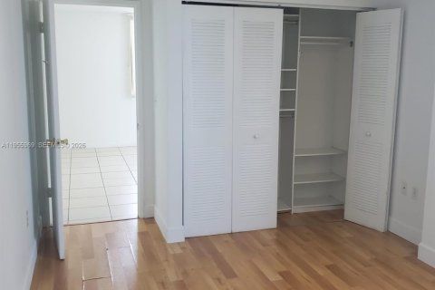 Condominio en alquiler en Miami, Florida, 2 dormitorios, 84.91 m2 № 2020421 - foto 7