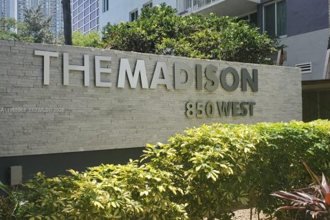 Condominio en Miami, Florida, 2 dormitorios  № 2020421