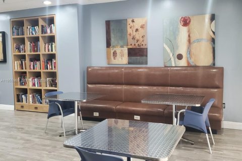 Condominio en alquiler en Miami, Florida, 2 dormitorios, 84.91 m2 № 2020421 - foto 19