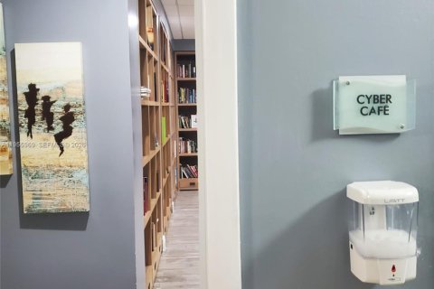 Condominio en alquiler en Miami, Florida, 2 dormitorios, 84.91 m2 № 2020421 - foto 20