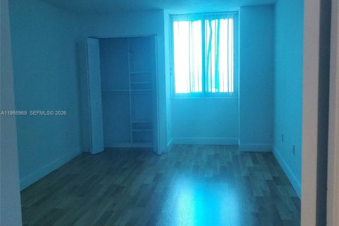 Condominio en alquiler en Miami, Florida, 2 dormitorios, 84.91 m2 № 2020421 - foto 13