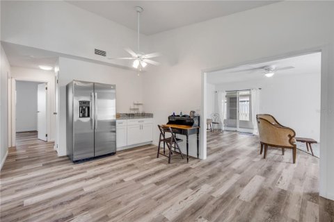 Duplex in New Smyrna Beach, Florida 2 bedrooms, 123.19 sq.m. № 1662374 - photo 8