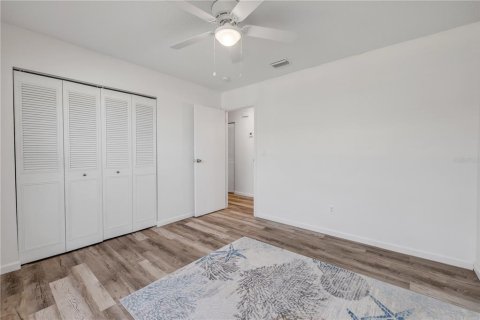 Duplex in New Smyrna Beach, Florida 2 bedrooms, 123.19 sq.m. № 1662374 - photo 25