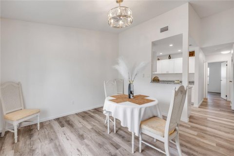Duplex in New Smyrna Beach, Florida 2 bedrooms, 123.19 sq.m. № 1662374 - photo 7