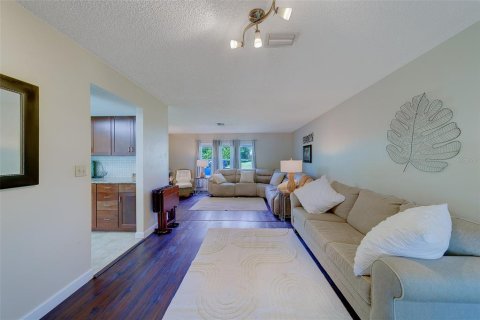 Villa ou maison à vendre à Spring Hill, Floride: 2 chambres, 159.14 m2 № 1909980 - photo 10