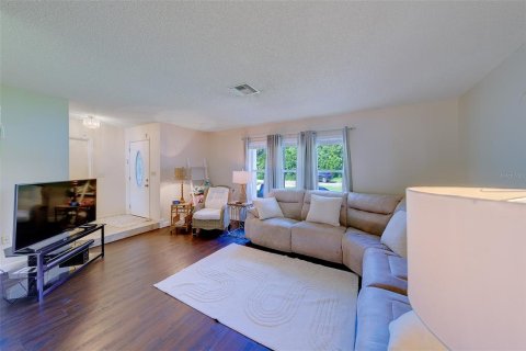 Villa ou maison à vendre à Spring Hill, Floride: 2 chambres, 159.14 m2 № 1909980 - photo 8