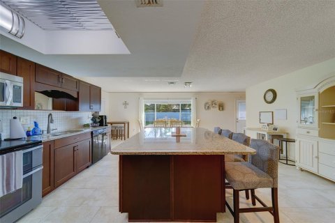 Villa ou maison à vendre à Spring Hill, Floride: 2 chambres, 159.14 m2 № 1909980 - photo 15