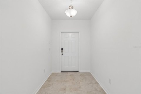 House in Lakeland, Florida 4 bedrooms, 214.88 sq.m. № 2093356 - photo 3