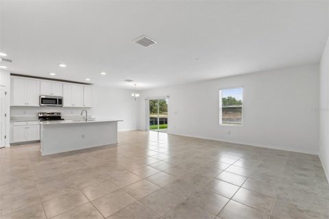 House in Lakeland, Florida 4 bedrooms, 214.88 sq.m. № 2093356 - photo 13