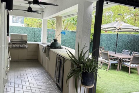 Villa ou maison à louer à Miami, Floride: 3 chambres, 172.24 m2 № 2154036 - photo 18