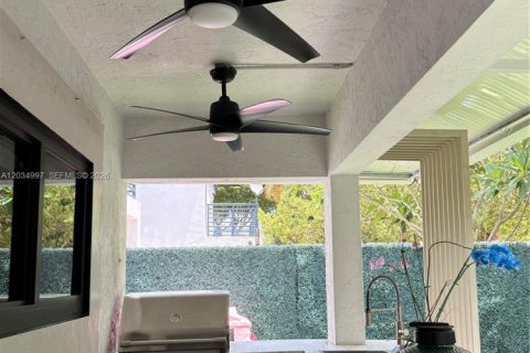 Villa ou maison à louer à Miami, Floride: 3 chambres, 172.24 m2 № 2154036 - photo 15