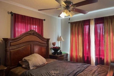 House in Margate, Florida 4 bedrooms, 107.49 sq.m. № 2083734 - photo 12
