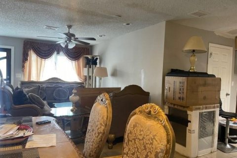House in Margate, Florida 4 bedrooms, 107.49 sq.m. № 2083734 - photo 5