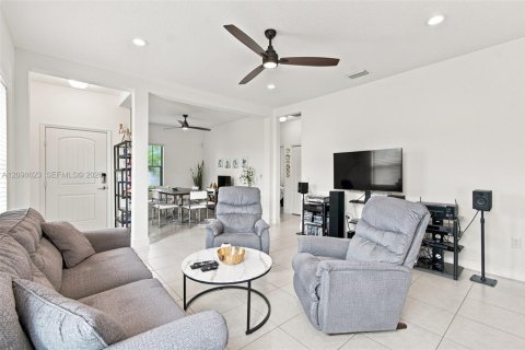 Villa ou maison à vendre à Bradenton, Floride: 3 chambres № 2397851 - photo 6