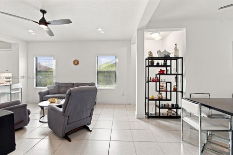 Villa ou maison à vendre à Bradenton, Floride: 3 chambres № 2397851 - photo 4