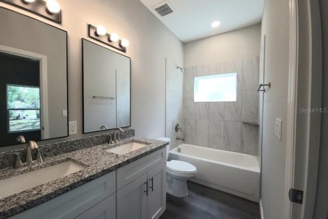 House in Tampa, Florida 3 bedrooms, 116.22 sq.m. № 2095596 - photo 7