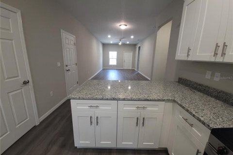 House in Tampa, Florida 3 bedrooms, 116.22 sq.m. № 2095596 - photo 5