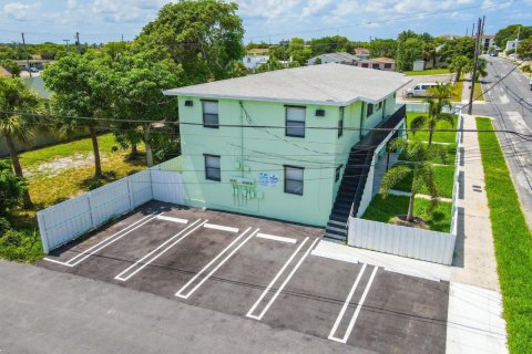 Propiedad comercial en alquiler en West Palm Beach, Florida, 2 dormitorios, 65.22 m2 № 1183736 - foto 1