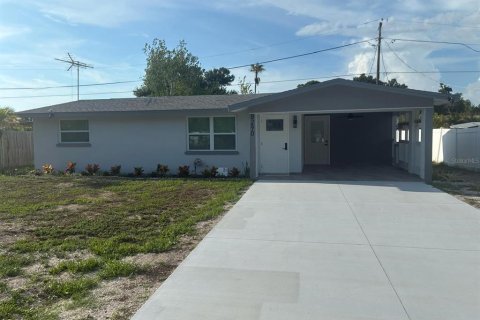 House in Englewood, Florida 2 bedrooms, 89.19 sq.m. № 2239070
