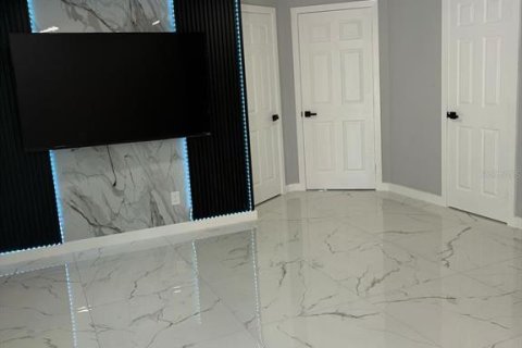 House in Englewood, Florida 2 bedrooms, 89.19 sq.m. № 2239070 - photo 9