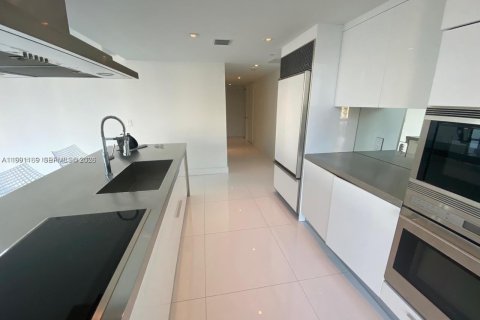 Снять в аренду кондоминиум в Майами, Флорида 2 спальни, 153.66м2, № 2057450 - фото 7