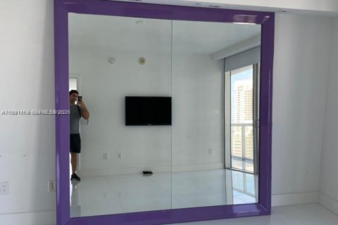 Снять в аренду кондоминиум в Майами, Флорида 2 спальни, 153.66м2, № 2057450 - фото 2