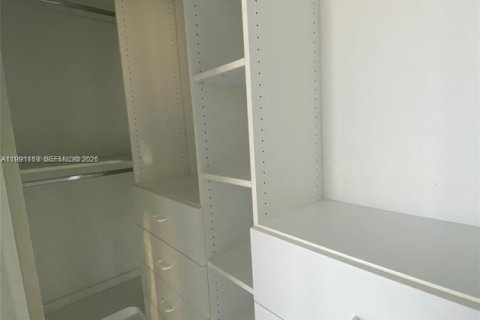 Снять в аренду кондоминиум в Майами, Флорида 2 спальни, 153.66м2, № 2057450 - фото 10