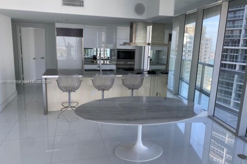 Снять в аренду кондоминиум в Майами, Флорида 2 спальни, 153.66м2, № 2057450 - фото 4